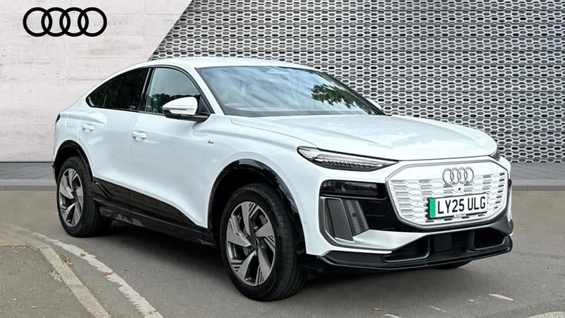 White Used 2025 Audi Q6 e-tron S-Line SUV | £53,990 (Super price) - Image 1/4