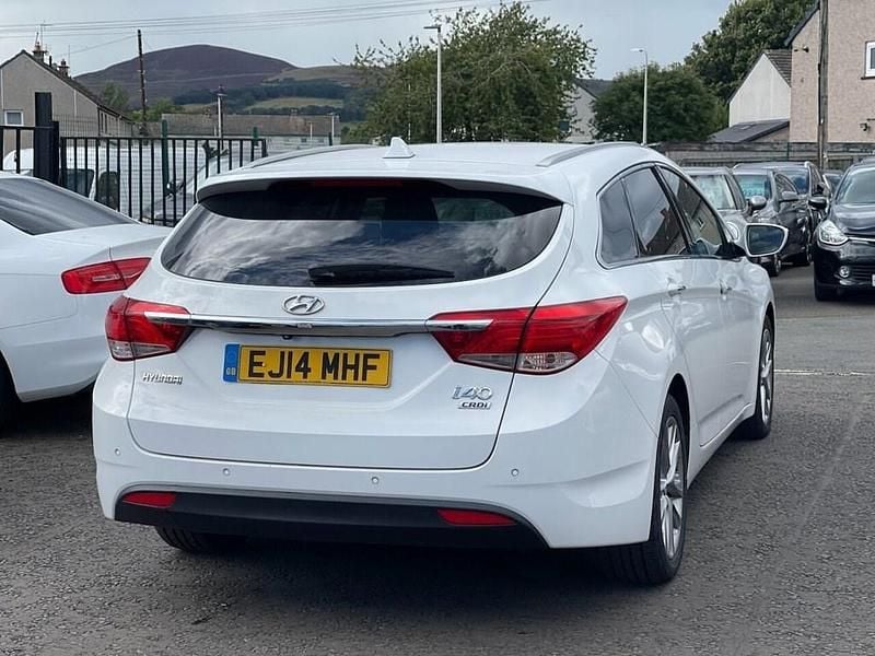 Used Hyundai i40 Style 136 HP (100 kW) 2014 White Estate