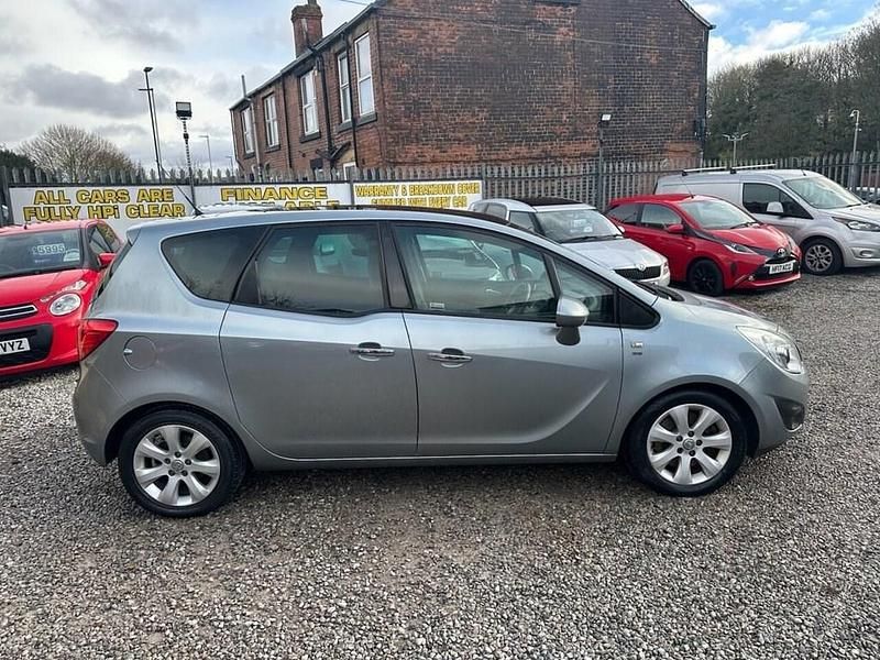 Used Vauxhall Meriva 100 HP (73 kW) 2010 Silver MPV