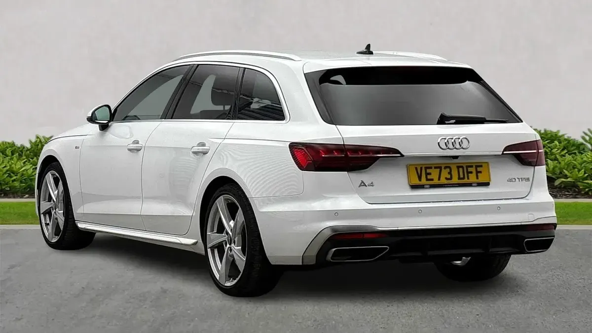 Used Audi A4 S-Line 204 HP (150 kW) 2023 White Estate