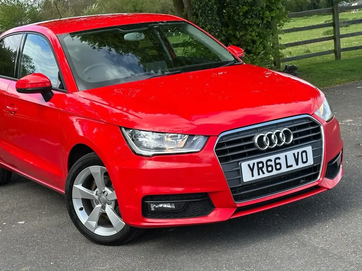 Used Audi A1 Sportback Sport 125 HP (91 kW) 2016 Red Hatchback