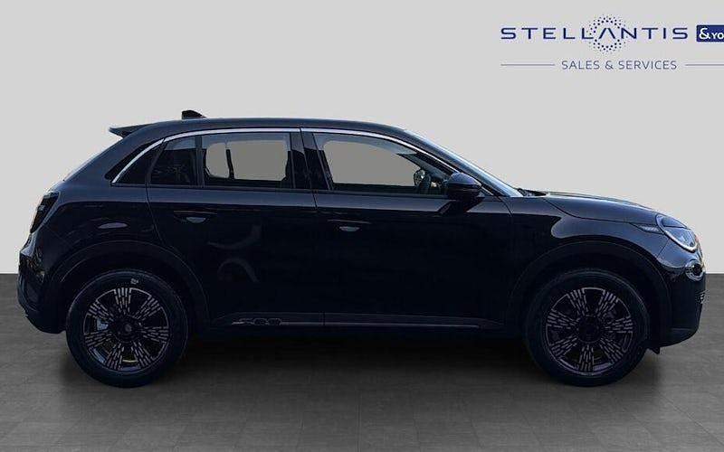 New Fiat 600 S 101 HP (74 kW) 2025 Black SUV