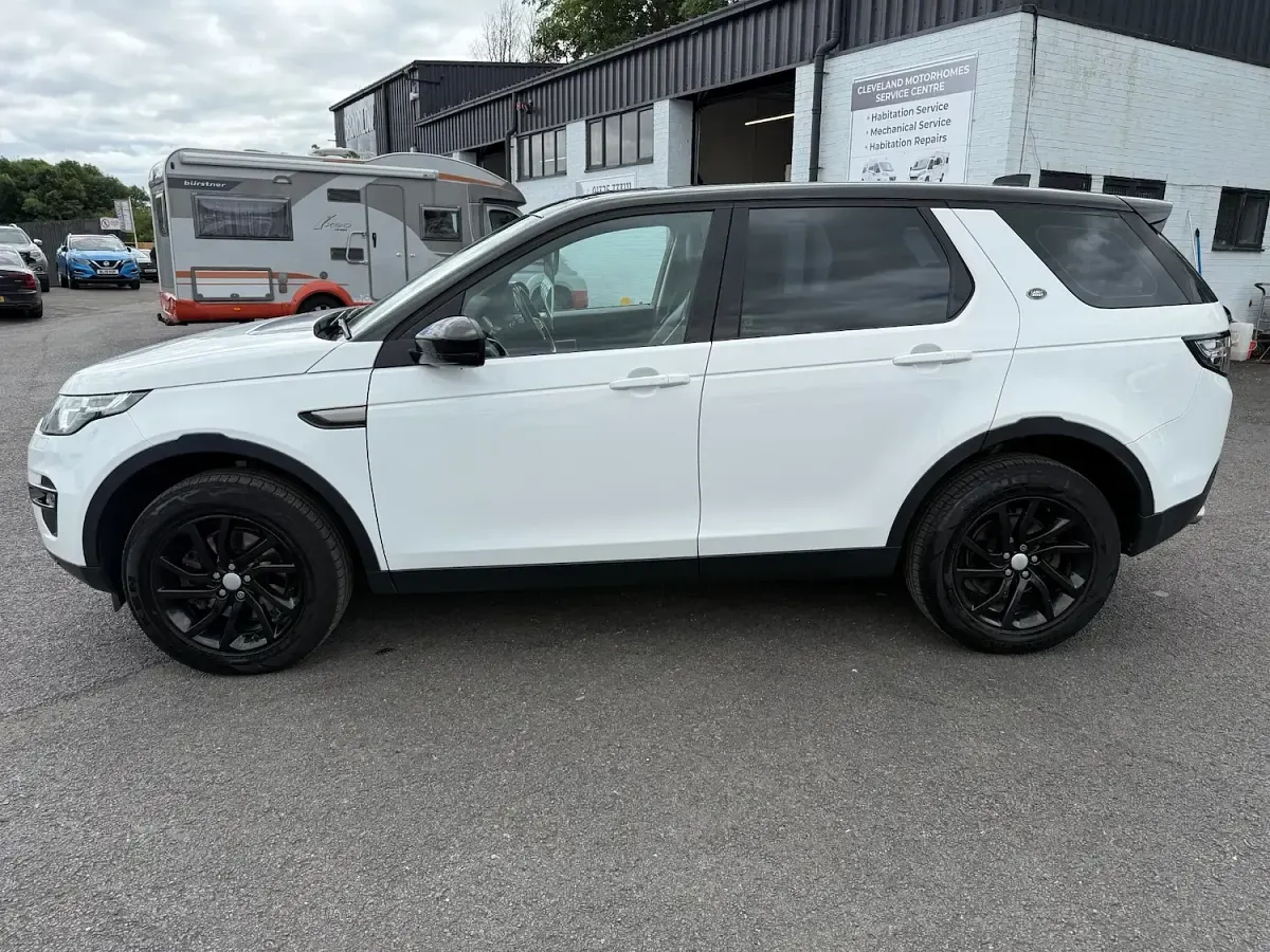 Used Land Rover Discovery Sport SE 2016 White SUV