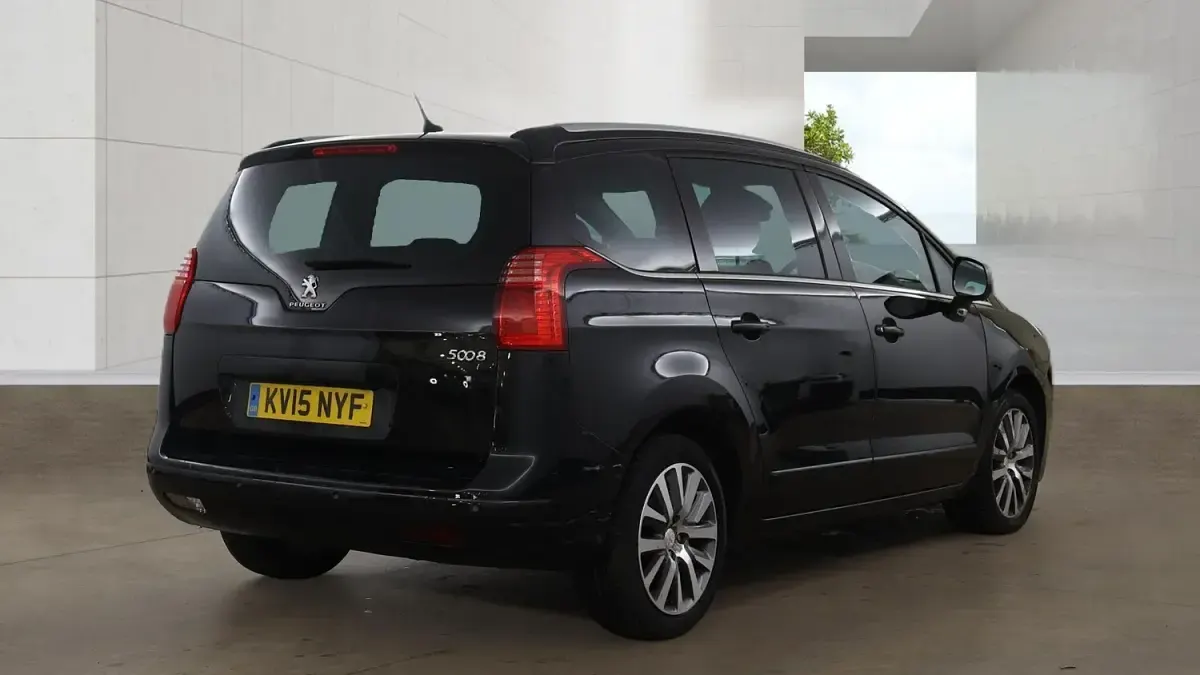 Used Peugeot 5008 Allure 163 HP (119 kW) 2015 Black MPV