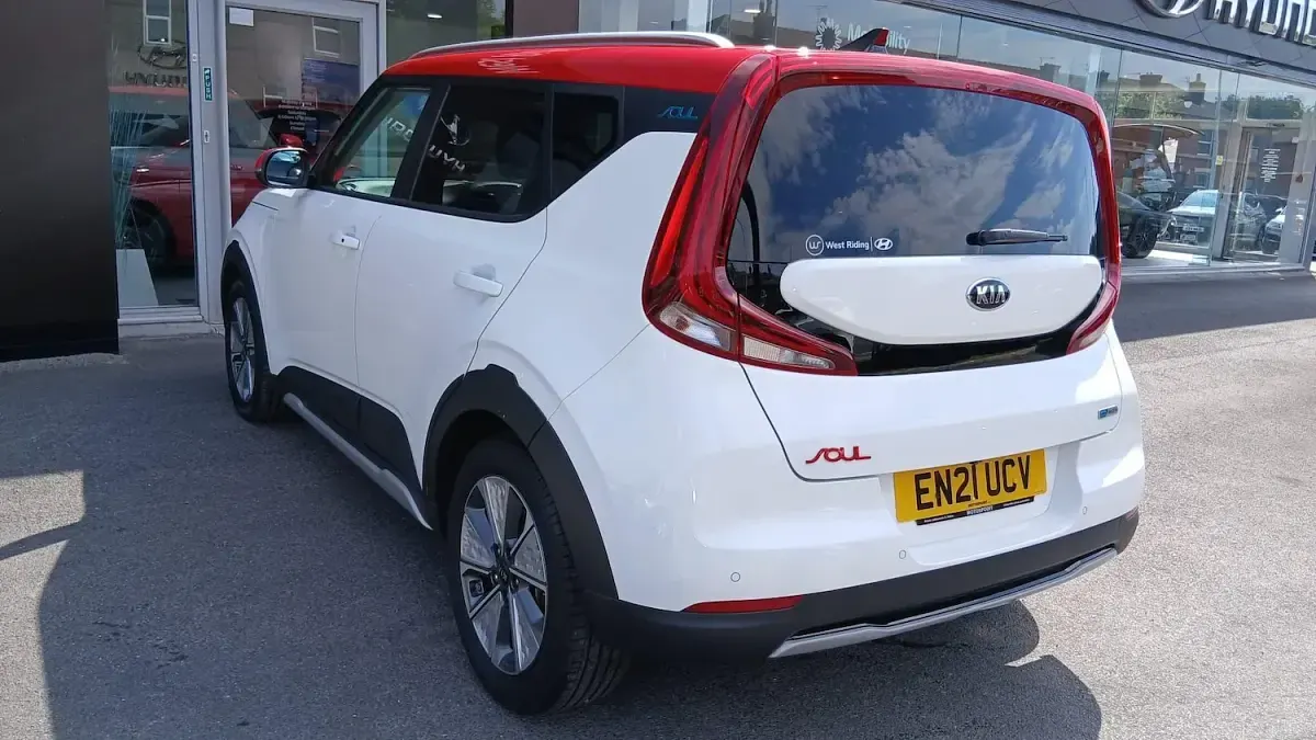 Used Kia Soul EV First Edition 150 kW (204 HP) 2021 White SUV