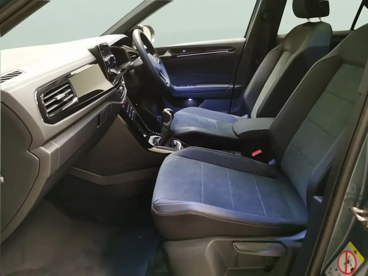 New VW T-Roc Design 2025 Blue SUV
