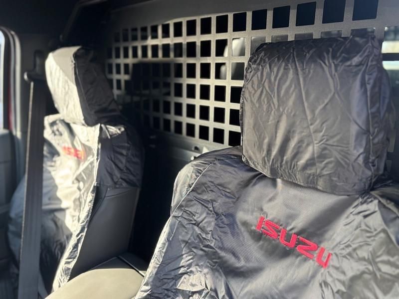 New Isuzu D-Max 2025 Dolomite white Pickup