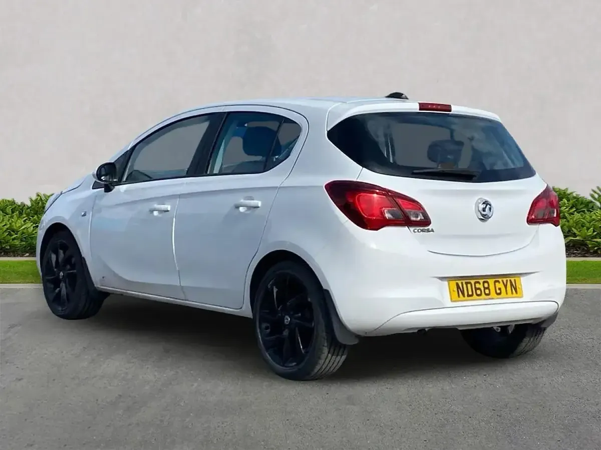 Used Vauxhall Corsa 75 HP (55 kW) 2019 White Hatchback