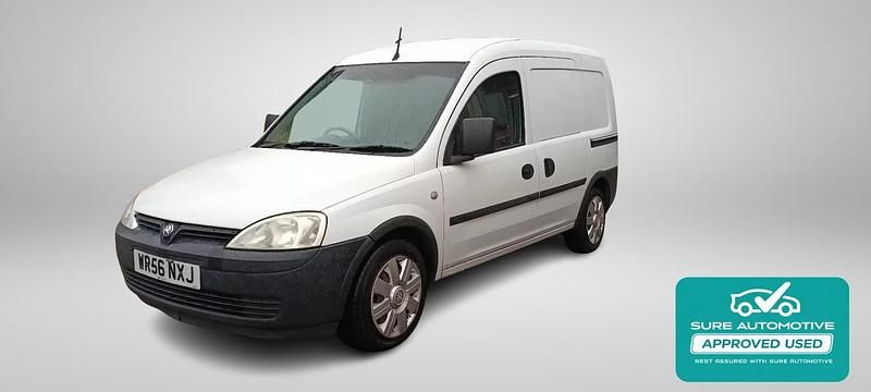Używany Vauxhall Combo 69 KM (50 kW) 2006 Biały Minivan