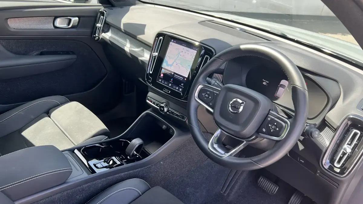 Used Volvo XC40 Plus 163 HP (119 kW) 2025 Grey SUV