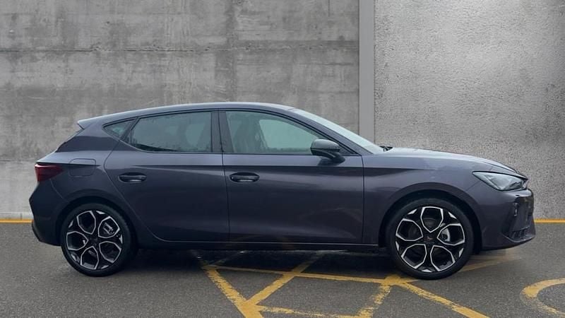 New Cupra Leon 150 HP (110 kW) 2026 Special metallic  dark void Hatchback