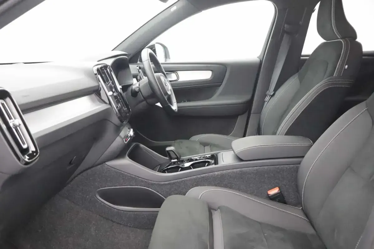 Used Volvo XC40 Plus 194 HP (142 kW) 2026 SUV