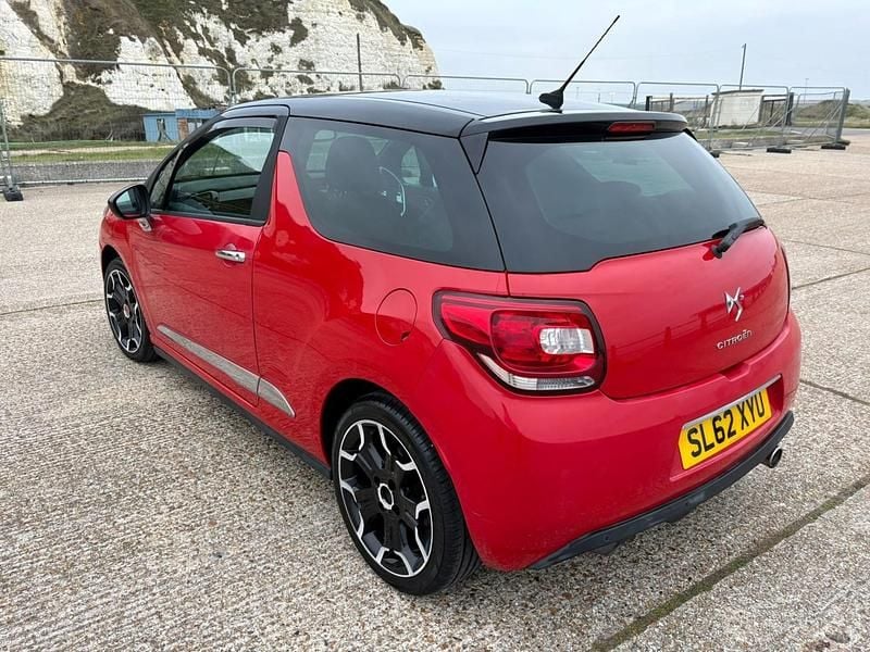 Begagnad Citroën DS3 2012 Röd Halvkombi