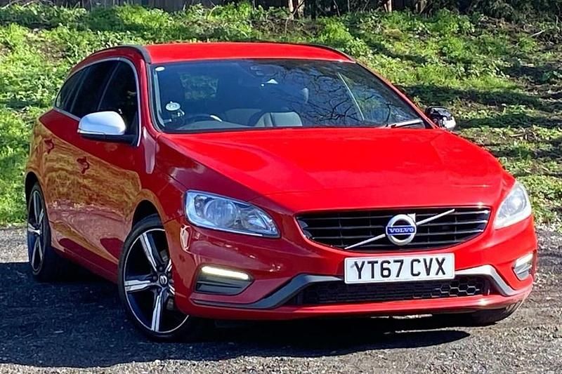Used Volvo V60 R-Design 190 HP (139 kW) 2017 Red Estate