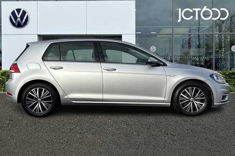 Used VW Golf VII SE 130 HP (95 kW) 2019 Silver Hatchback