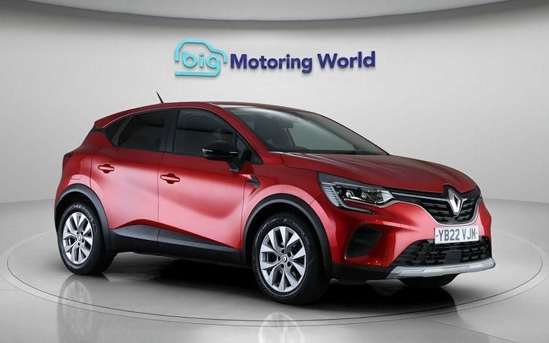 Used Renault Captur Iconic 143 HP (105 kW) 2022 Red SUV