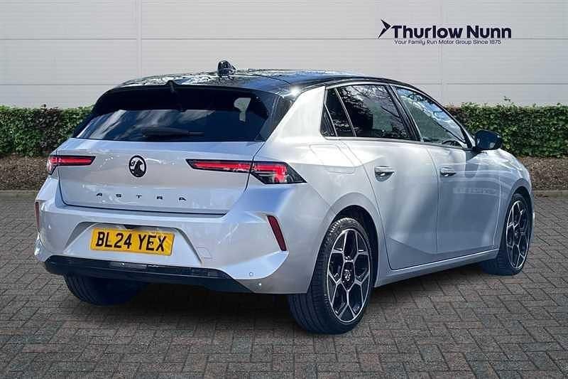 Second-hand Vauxhall Astra Ultimate 130 CP (95 kW) 2024 Gri Hatchback