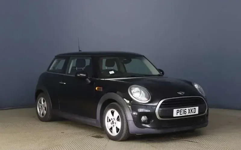 Used Mini ONE Hatch 102 HP (75 kW) 2017 Hatchback