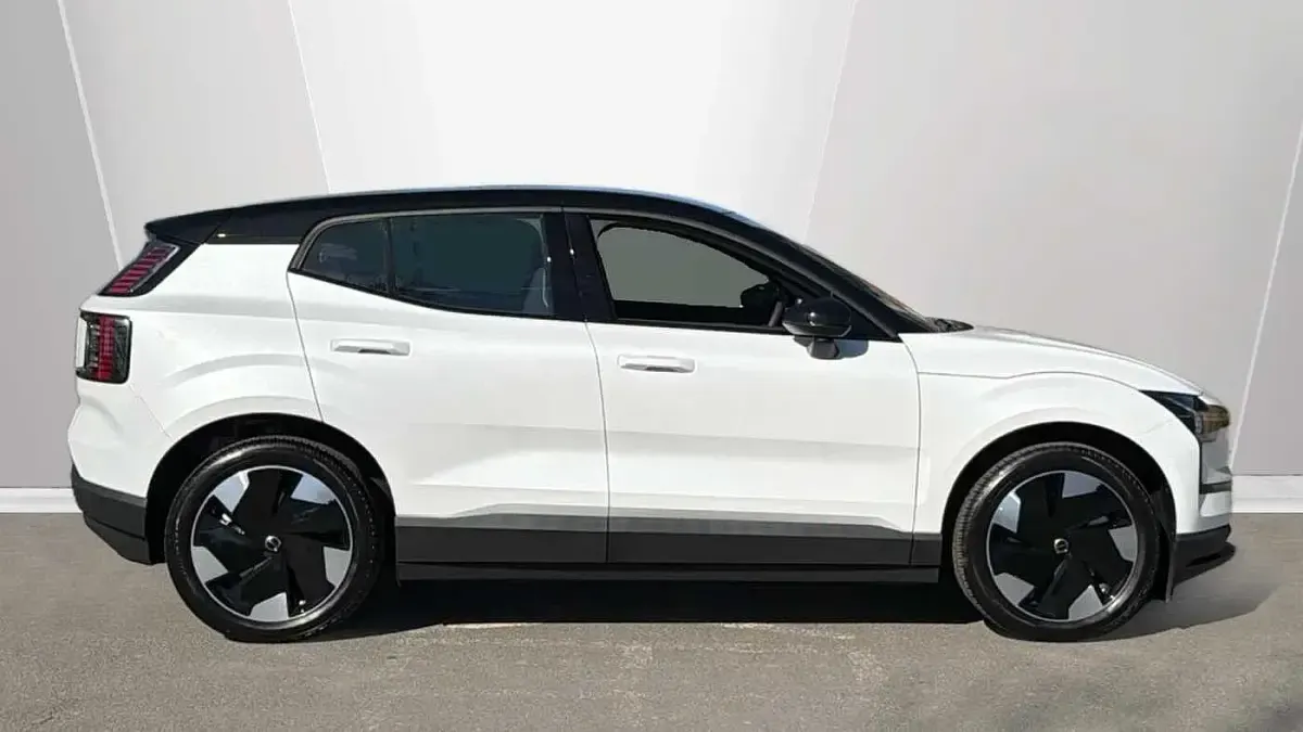 New Volvo EX30 Performance 200 kW (272 HP) 2025 White SUV