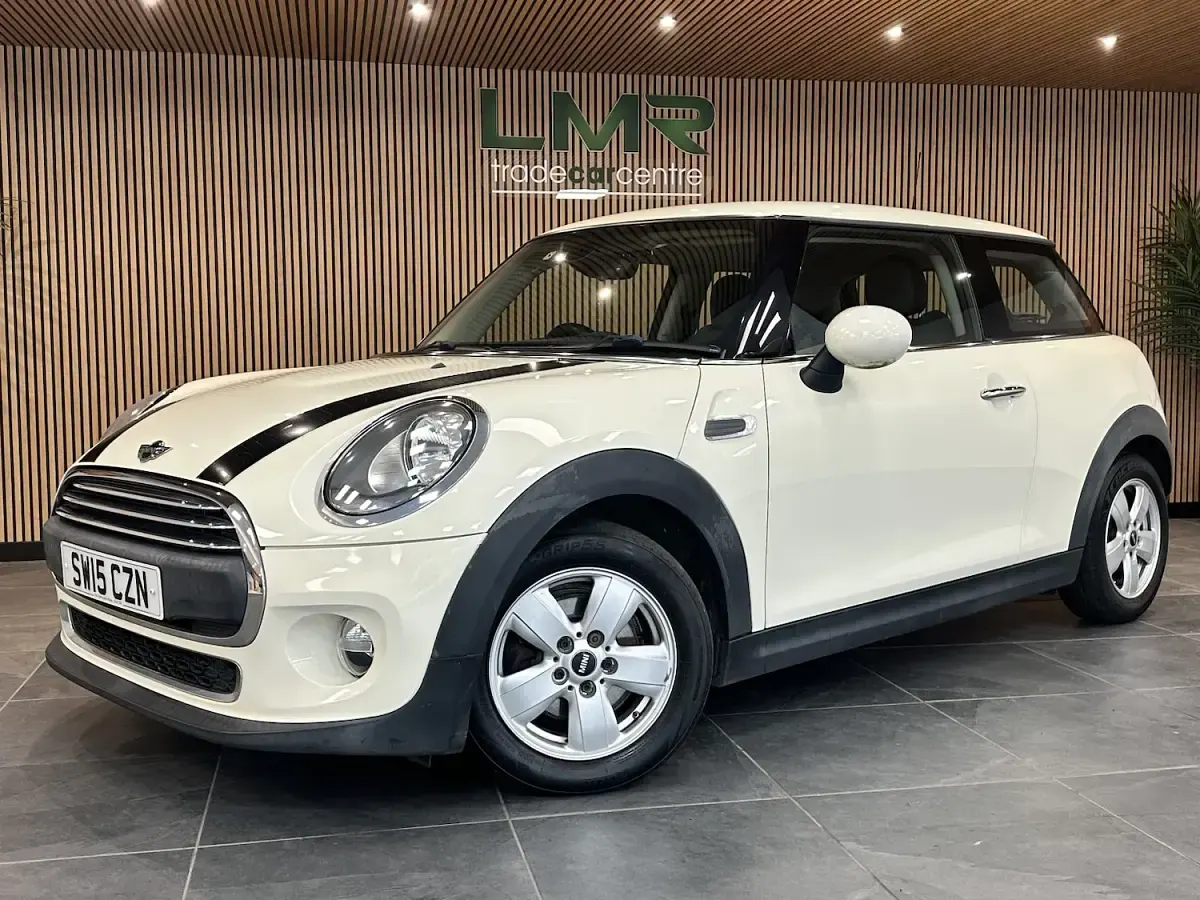 Used Mini ONE Hatch 102 HP (75 kW) 2015 White Hatchback