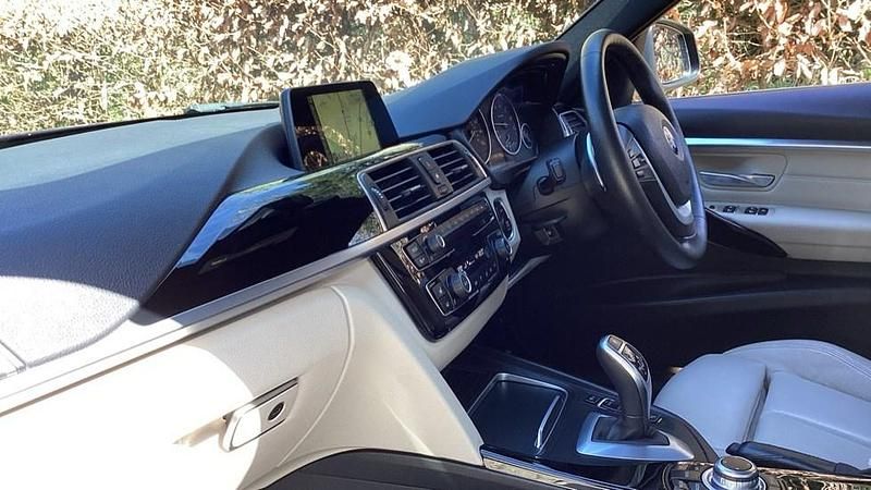 Used BMW 320 Sport Line 2016 Blue Sedan