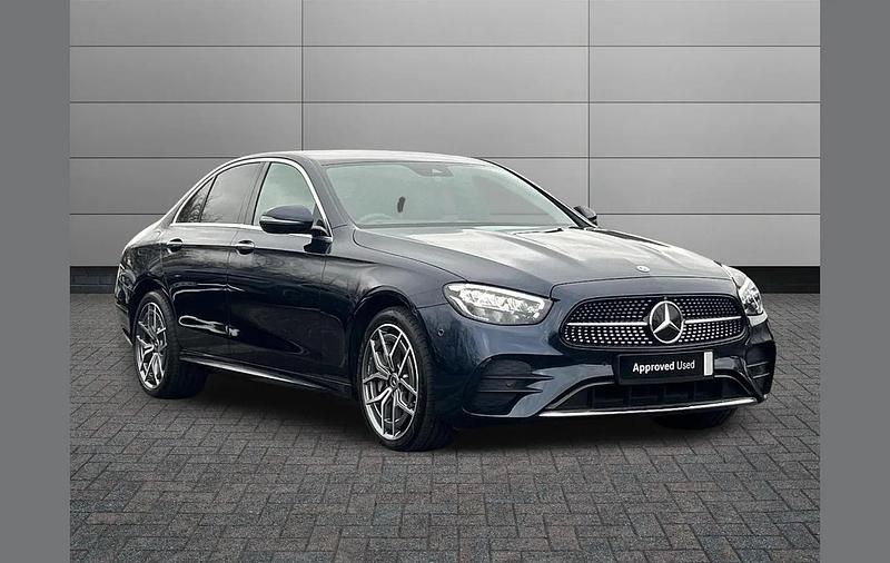 Used Mercedes E400 AMG Line Premium 334 HP (245 kW) 2023 Blue Sedan