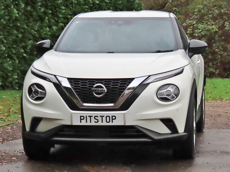 Used Nissan Juke N-Connecta 114 HP (83 kW) 2021 White SUV