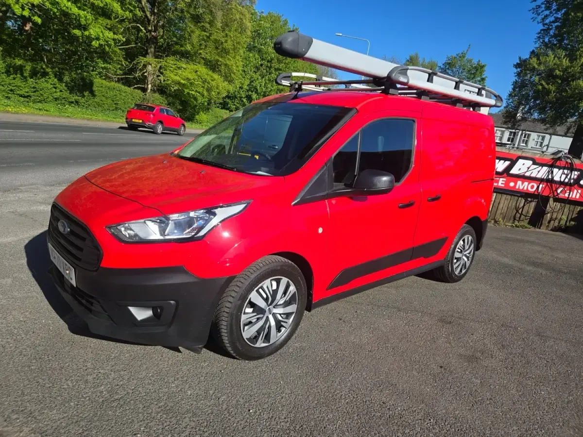 Begagnad Ford Transit Connect 100 HK (73 kW) 2021 Röd Minibuss