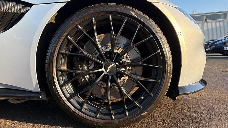 Used Aston Martin Vantage 510 HP (375 kW) 2022 Silver Coupe