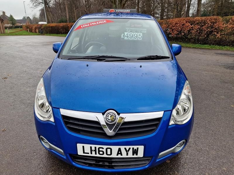 Second-hand Vauxhall Agila 94 CP (69 kW) 2011 Albastru Monovolum