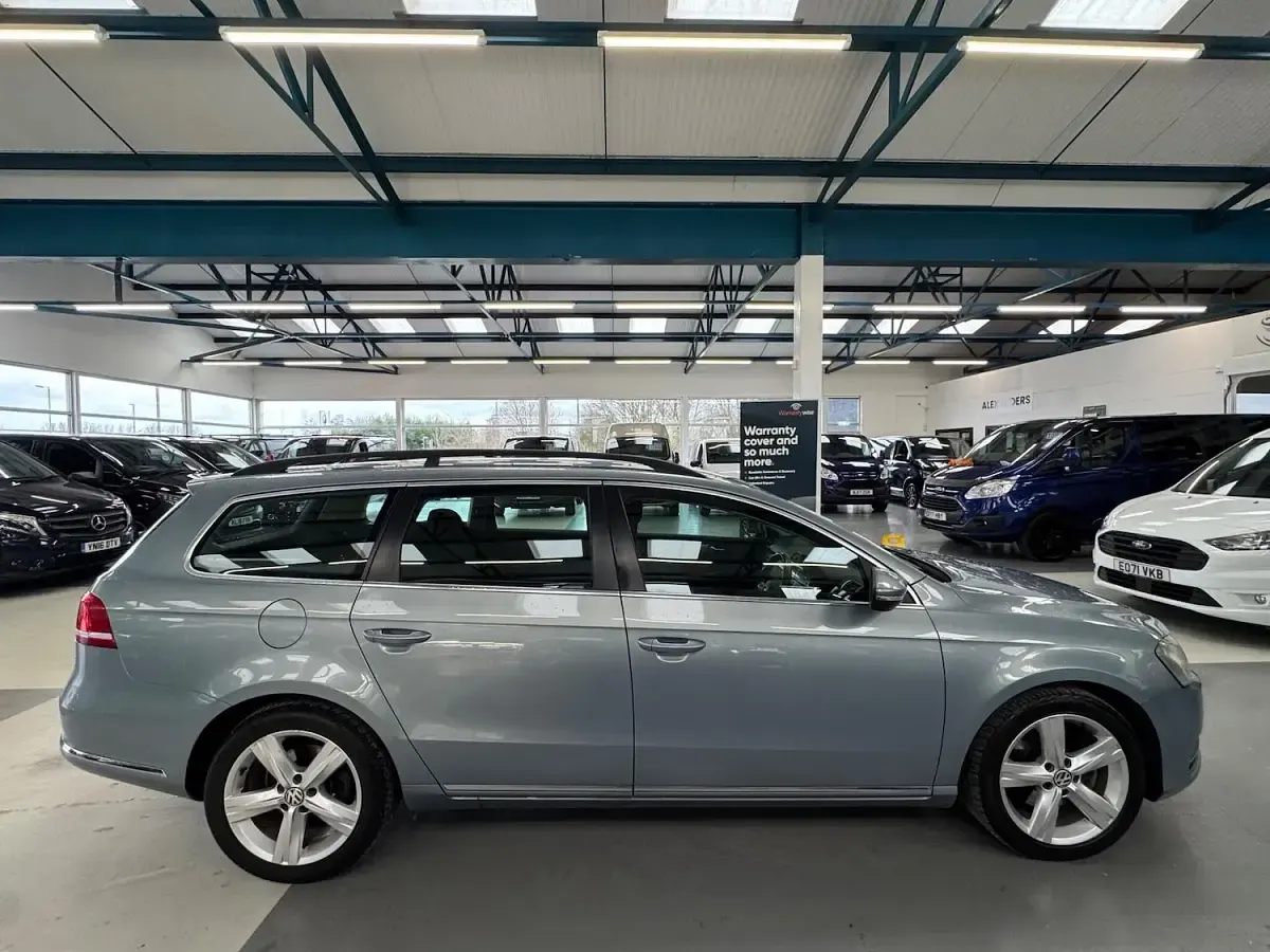 Used VW Passat SE 138 HP (101 kW) 2012 Grey Estate