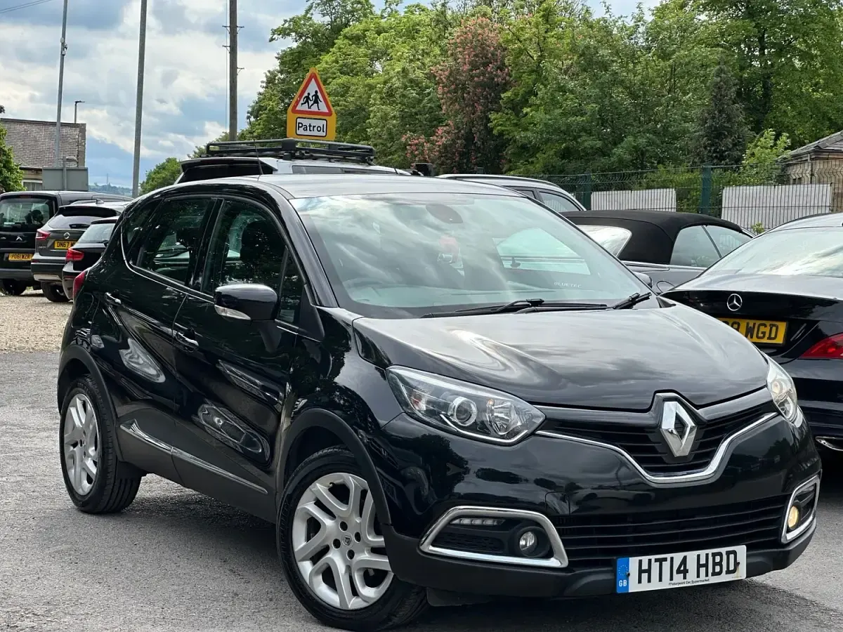 Used Renault Captur Dynamique 90 HP (66 kW) 2014 Black SUV