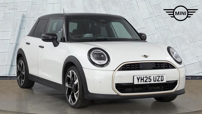 Used Mini Cooper Hatch 154 HP (113 kW) 2025 White Hatchback