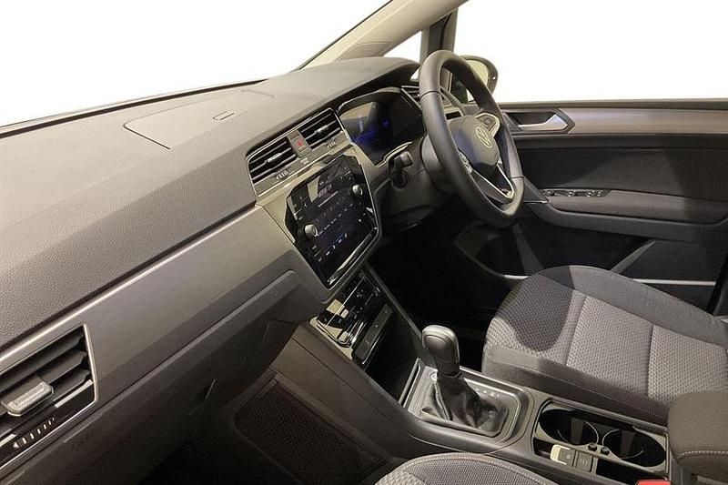 Used VW Touran Match 150 HP (110 kW) 2025 Black MPV