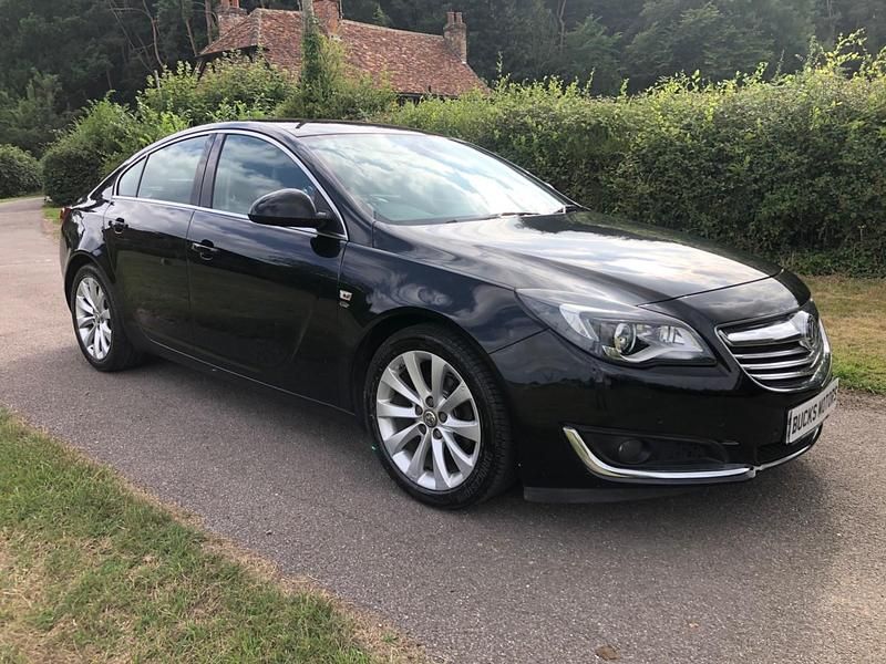 Black Used 2014 Vauxhall Insignia Elite Hatchback | £2,995 (Fair price) - Image 1/4
