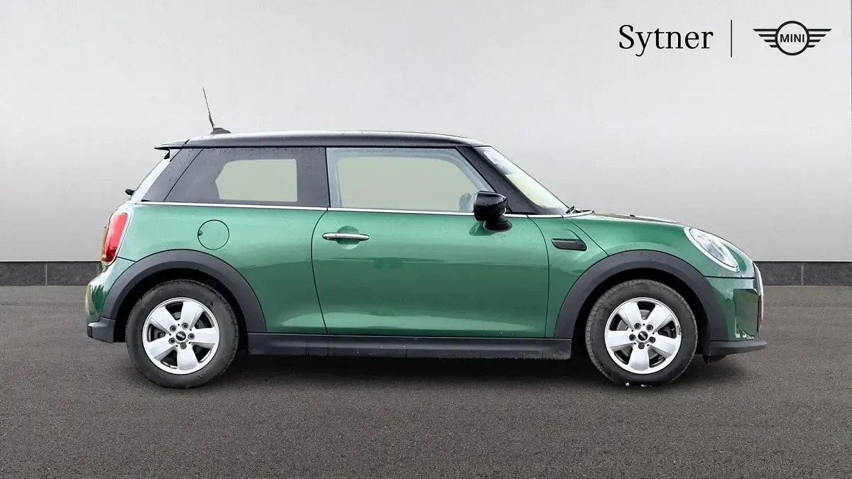 Używany Mini Cooper Classic 134 KM (98 kW) 2023 Zielony Hatchback