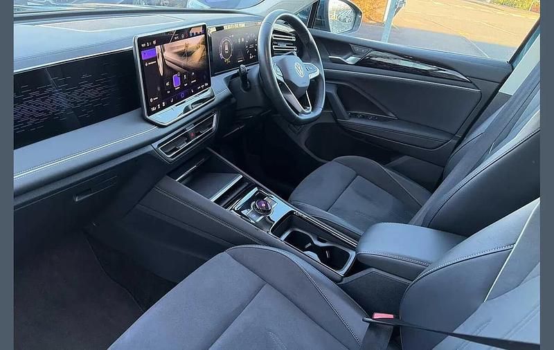 Used VW Tiguan Elegance 148 HP (108 kW) 2025 Blue SUV