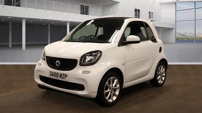 Used Smart ForTwo Coupé Passion 71 HP (52 kW) 2018 White Coupe