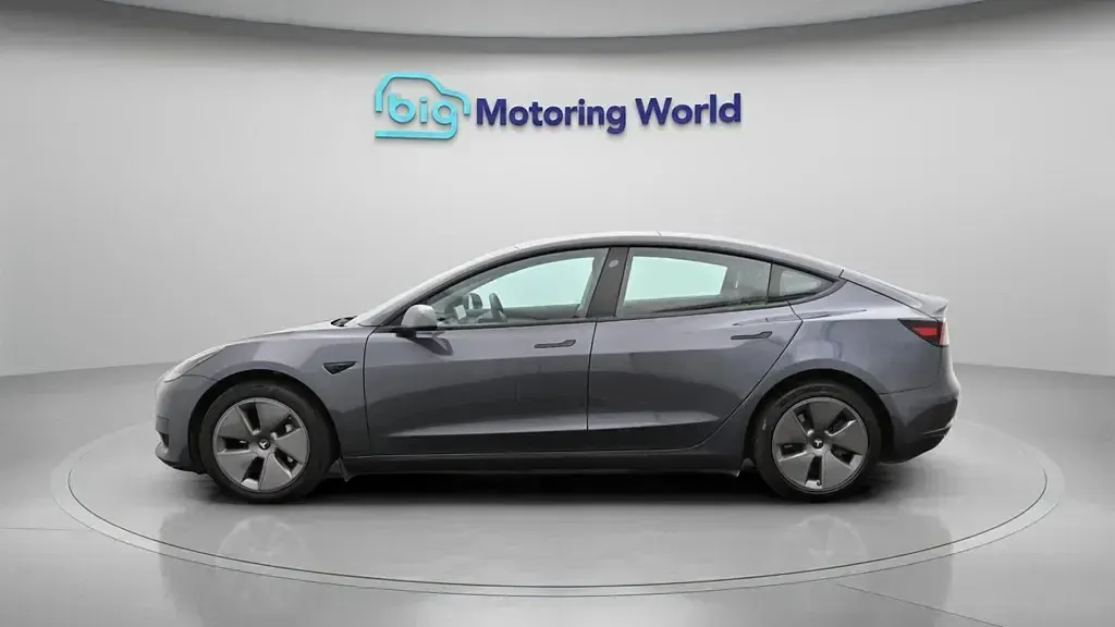Używany Tesla Model 3 RWD 177 kW (241 KM) 2023 Sedan/Limuzyna