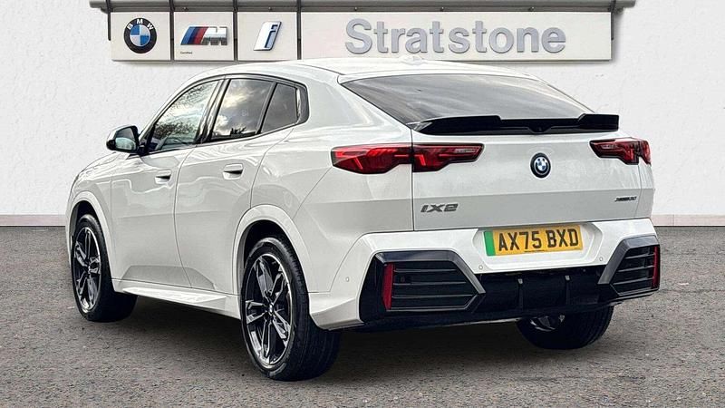 New BMW iX2 Luxury Line 227 kW (309 HP) 2025 White SUV