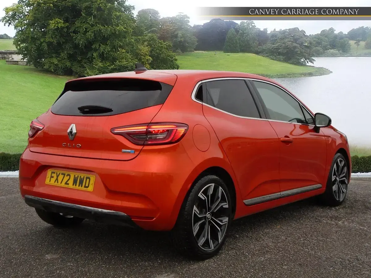 Used Renault Clio Techno 145 HP (106 kW) 2022 Orange Hatchback