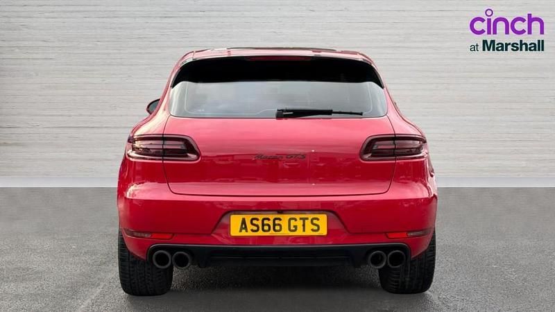 Used Porsche Macan 360 HP (264 kW) 2016 Red SUV