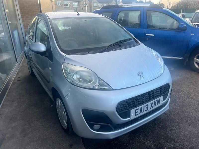 Used Peugeot 107 Active 68 HP (50 kW) 2013 Silver Hatchback