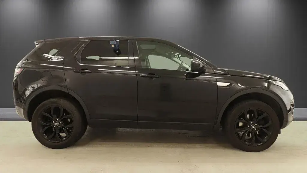 Used Land Rover Discovery Sport HSE 180 HP (132 kW) 2019 Black SUV
