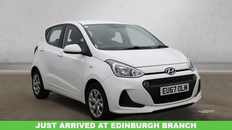 Used Hyundai i10 SE 87 HP (63 kW) 2017 White Hatchback
