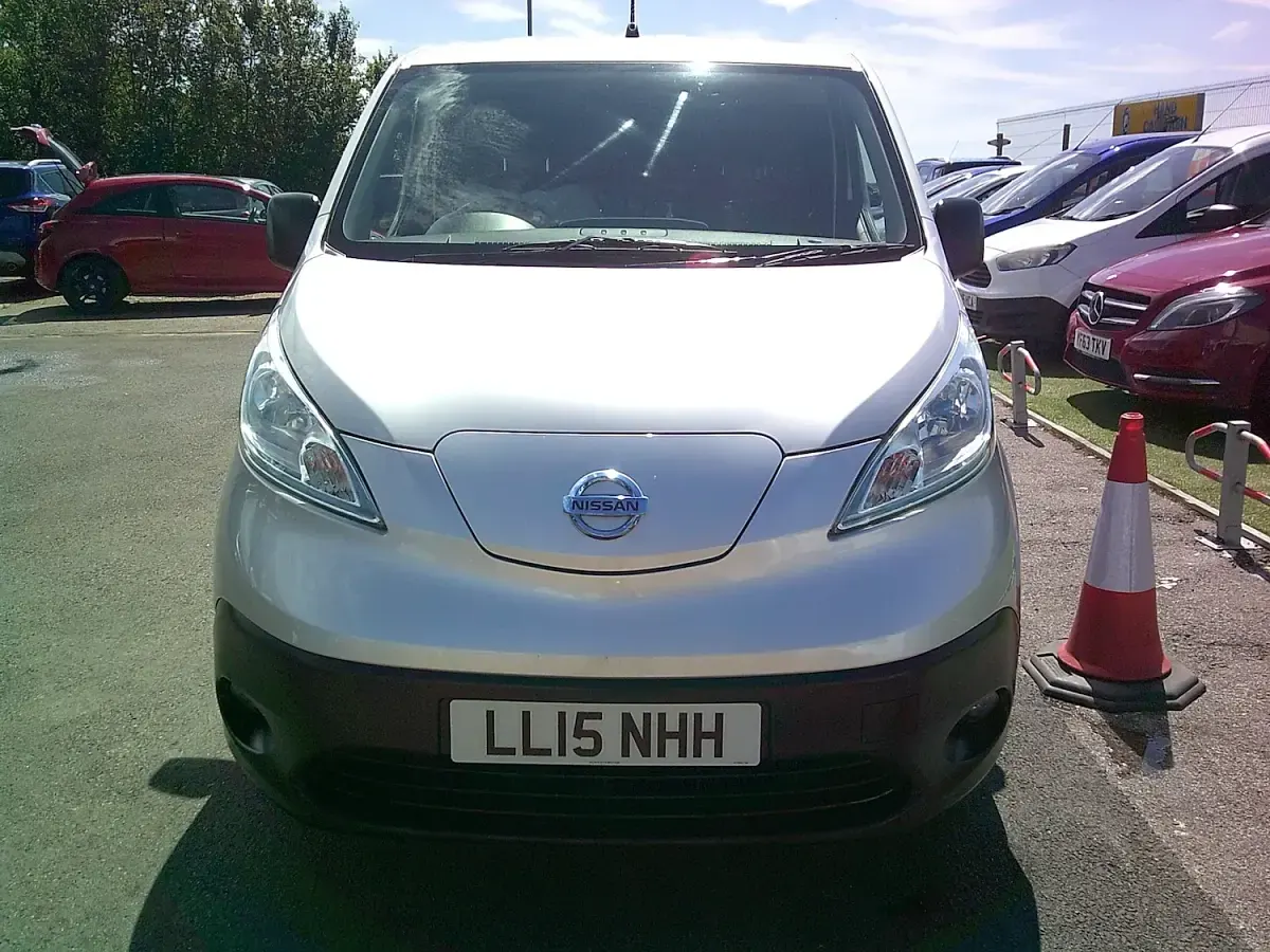 Used Nissan e-NV200 Tekna 80 kW (109 HP) 2015 Silver MPV