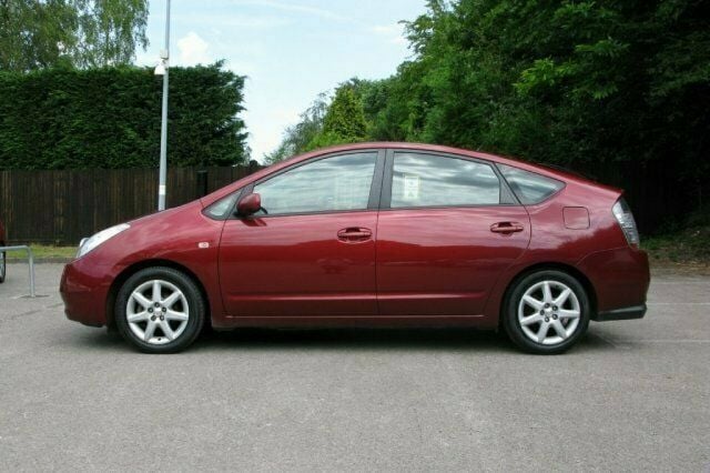 Used Toyota Prius 76 HP (55 kW) 2005 Hatchback
