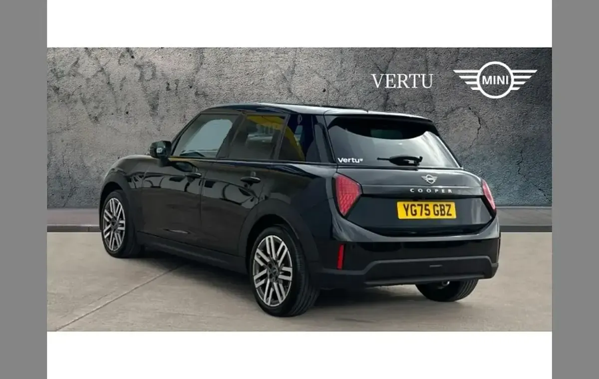 Used Mini Cooper Classic 147 kW (200 HP) 2025 Black Hatchback