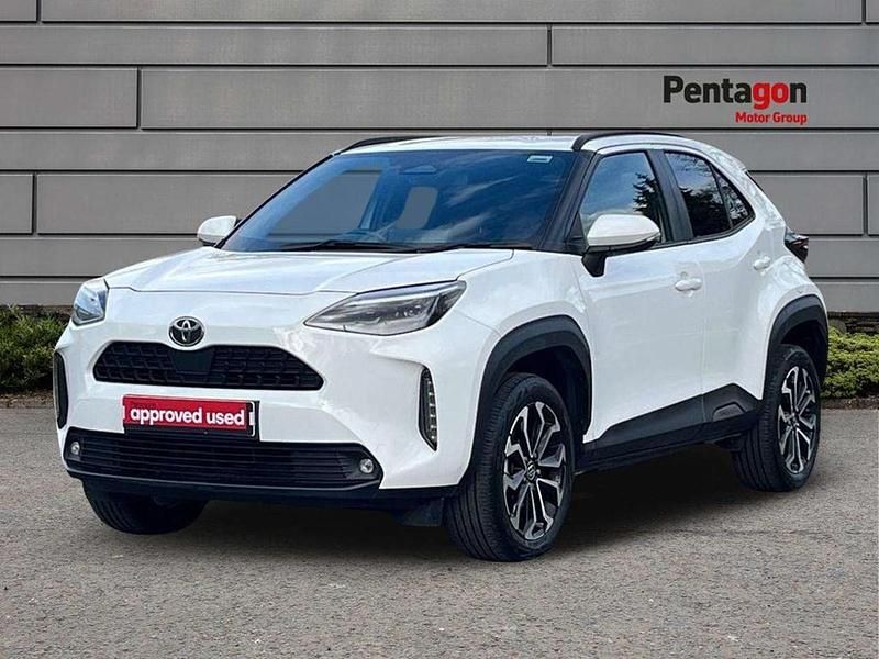 Used Toyota Yaris Cross Design 113 HP (83 kW) 2024 White SUV