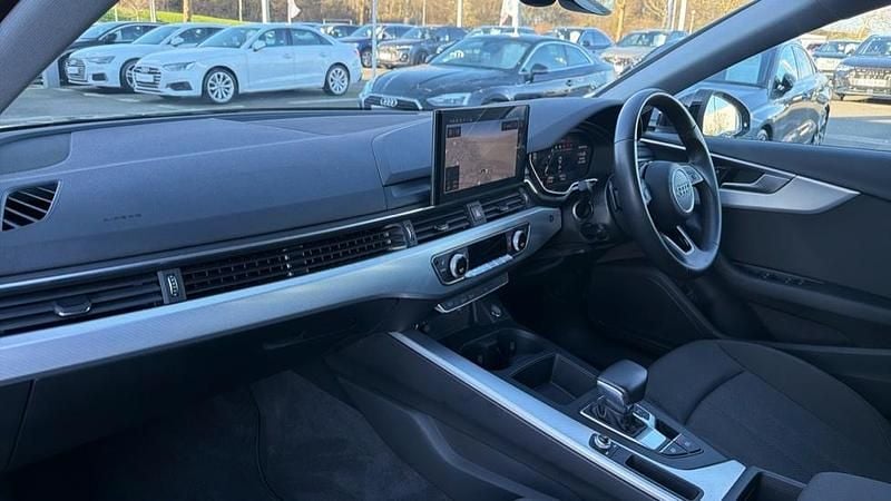 Used Audi A4 Comfort 150 HP (110 kW) 2022 Black Estate